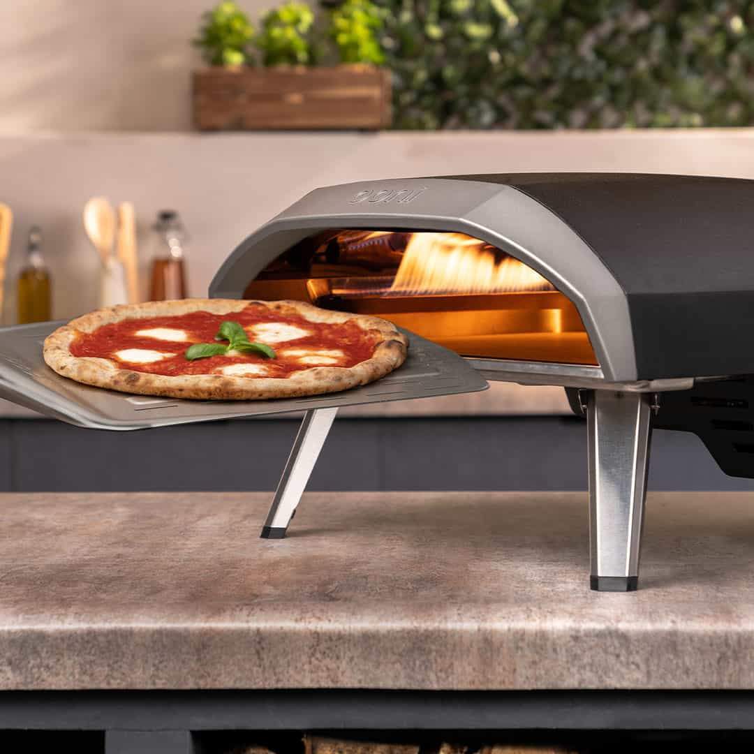Ooni Koda 16 Gas-Pizzaofen mit feuerfestem Stein