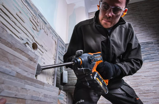 AEG – Tassellatore BBH 18C-0 | SDS-Plus Compatto 18V | Solo Corpo Macchina