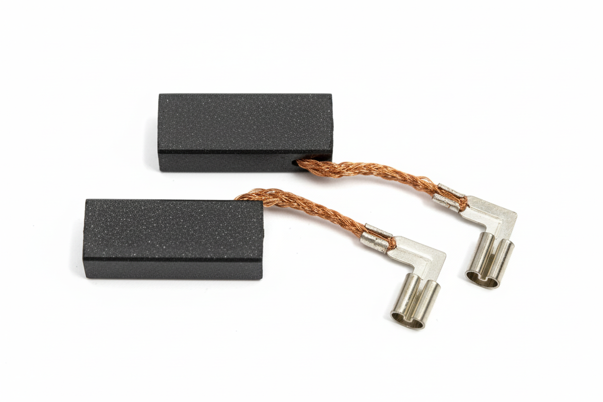 Spazzole carbone motore elettrico coppia terminali pin barrel sfondo bianco