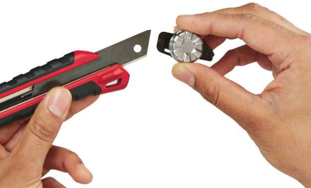 MILWAUKEE - Coltellino Lama a Settori Snap Knife 25mm 48221962 | 7 Settori | Blocco Metallo | Lama Carburo | Grip Gommato