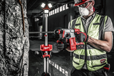 MILWAUKEE M18 BLPP2G-502X tassellatore durante la foratura