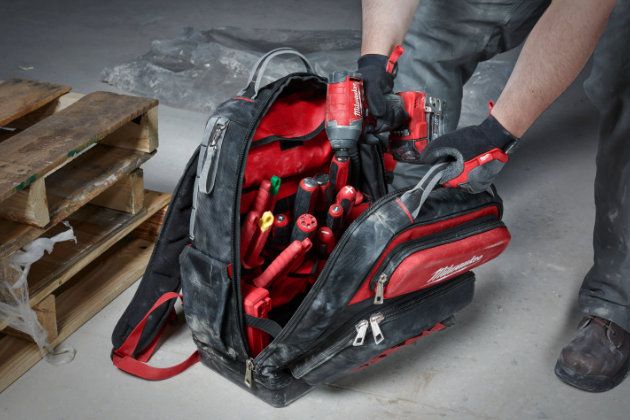 MILWAUKEE HPP 4932464833 dettaglio laterale con metro illustrativo