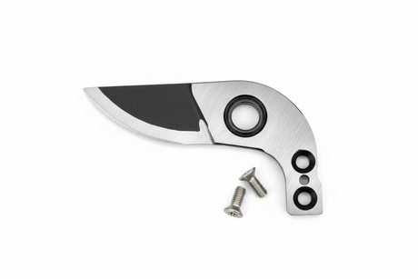 Lama ricambio cesoie acciaio orizzontale con viti sfondo bianco