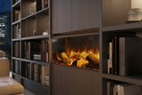 LUMEN 870, ambientazione ravvicinata con libreria